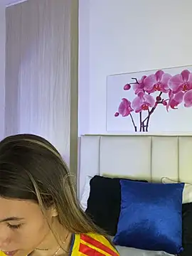 JuliaColemann online show from June 27, 11:48 am