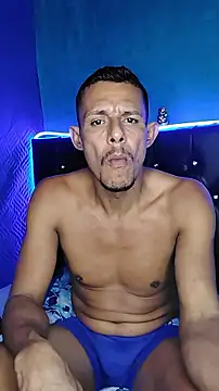 juanmaur22 online show from February 8, 9:18 pm