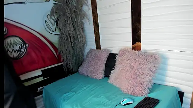 Snapshot of Mila_toro chatting on February 2, 7:56 pm Mila toro online show from February 2, 7:56 pm