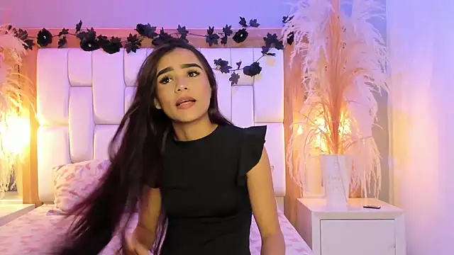 StefanyCondia online show from February 5, 5:39 pm