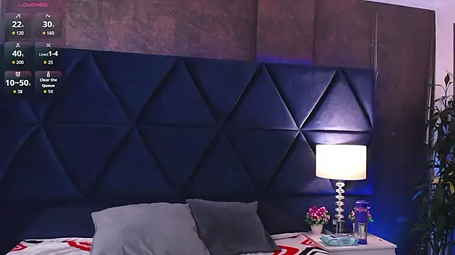 Snapshot of Logan_Woods chatting on February 20, 8:42 pm Logan Woods online show from February 20, 8:42 pm