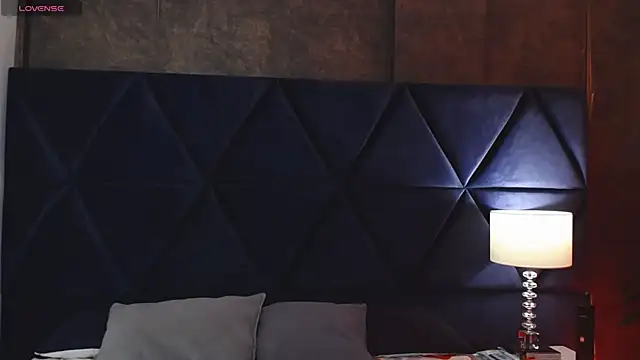 Snapshot of Logan_Woods chatting on February 26, 8:02 am Logan Woods online show from February 26, 8:02 am