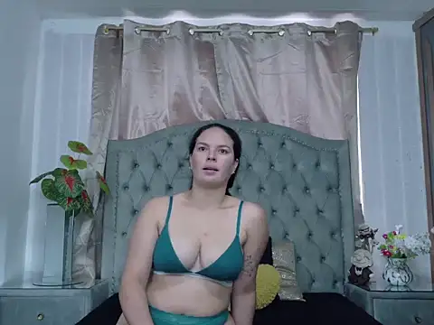 ZamanthaJhones online show from March 1, 1:46 pm