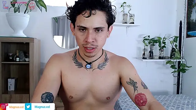 Snapshot of Magnuz_Col chatting on May 22, 12:11 pm Magnuz Col online show from May 22, 12:11 pm