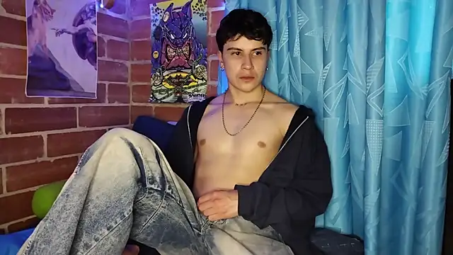 Snapshot of PaulDamico chatting on February 13, 10:50 pm PaulDamico online show from February 13, 10:50 pm