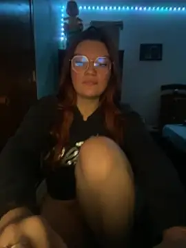 Snapshot of Vixroy7 chatting on February 3, 12:31 am Vixroy7 online show from February 3, 12:31 am