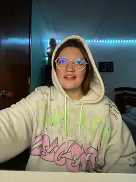 Snapshot of Vixroy7 chatting on February 17, 12:40 am Vixroy7 online show from February 17, 12:40 am