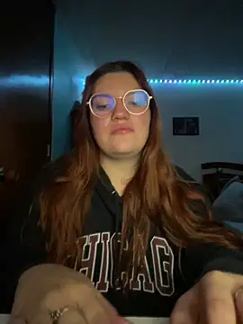 Snapshot of Vixroy7 chatting on February 24, 12:52 am Vixroy7 online show from February 24, 12:52 am