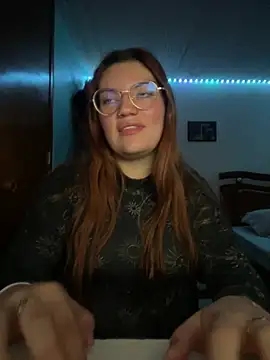 Snapshot of Vixroy7 chatting on February 27, 1:05 am Vixroy7 online show from February 27, 1:05 am