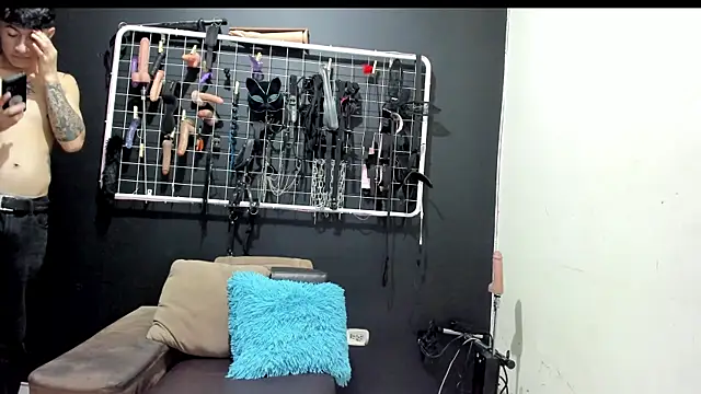Slave Melany bdsm online show from May 21, 1:07 pm