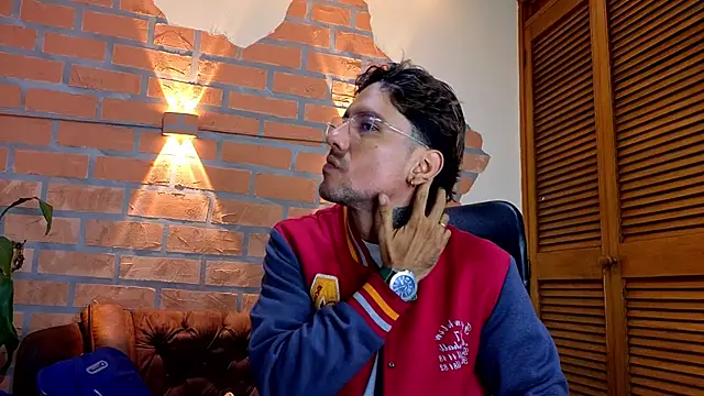 mister eithan online show from February 7, 2:26 am