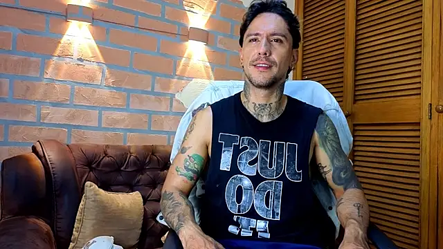 mister eithan online show from February 25, 2:21 am