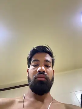 priyansh92924 online show from April 18, 3:21 am