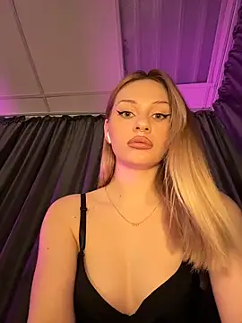 DayaFoxy online show from March 16, 1:15 pm