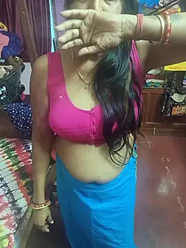 Snapshot of Little-Roshni chatting on February 25, 12:31 am Little-Roshni online show from February 25, 12:31 am