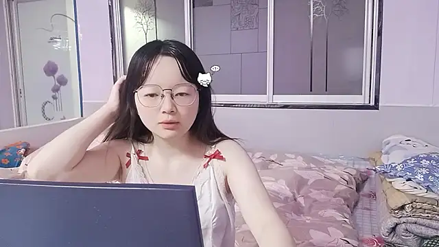 Snapshot of weiwei4999 chatting on February 13, 9:05 am weiwei4999 online show from February 13, 9:05 am