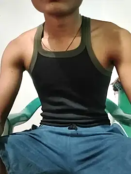 Snapshot of its_rising_star chatting on February 3, 7:35 am its rising star online show from February 3, 7:35 am