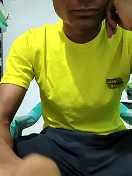 Snapshot of its_rising_star chatting on February 6, 8:23 pm its rising star online show from February 6, 8:23 pm