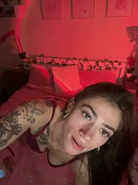 Snapshot of ValenciaTheVixenXX chatting on February 24, 8:18 pm ValenciaTheVixenXX online show from February 24, 8:18 pm