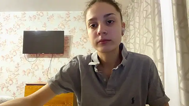 Snapshot of PagedLard chatting on February 18, 6:09 am PagedLard online show from February 18, 6:09 am