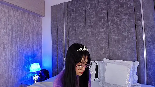 JaneeDaviss online show from February 22, 12:15 pm