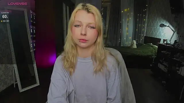 yourlovelyeve online show from March 9, 4:22 pm