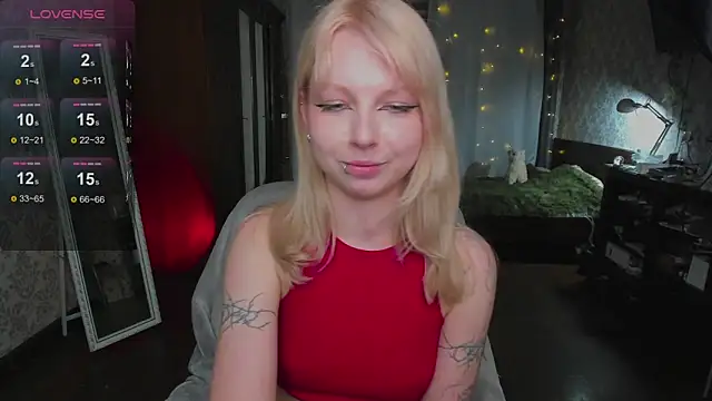 yourlovelyeve online show from April 4, 7:11 pm