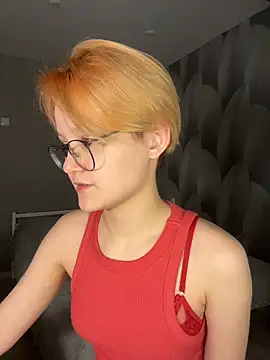 Snapshot of LuunaDorean chatting on February 28, 5:58 pm LuunaDorean online show from February 28, 5:58 pm