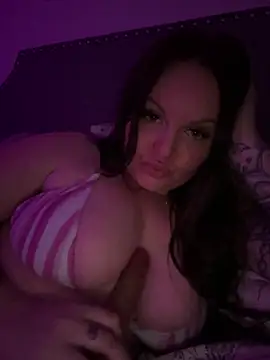 Snapshot of Elysiasecret chatting on April 4, 4:00 am Elysiasecret online show from April 4, 4:00 am