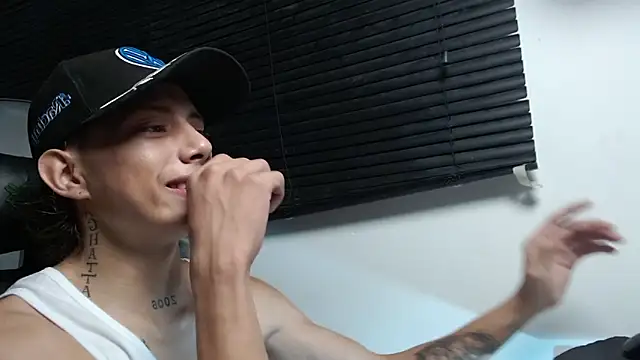 Snapshot of Didi_hard chatting on February 7, 3:10 am Didi hard online show from February 7, 3:10 am