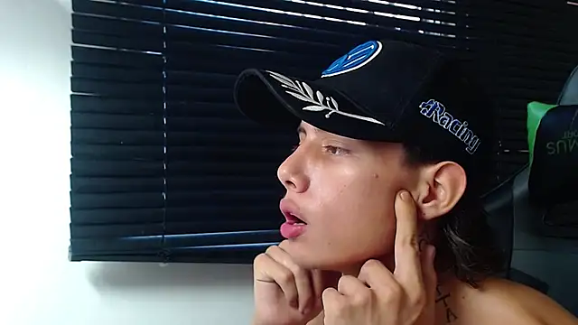 Snapshot of Didi_hard chatting on February 18, 3:19 pm Didi hard online show from February 18, 3:19 pm