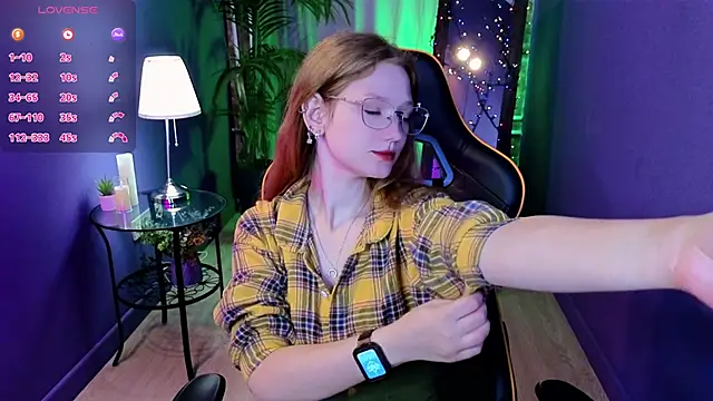 Snapshot of Your_lilith_ chatting on May 28, 6:00 am Your lilith online show from May 28, 6:00 am