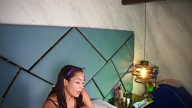 karol sm online show from April 12, 3:00 am