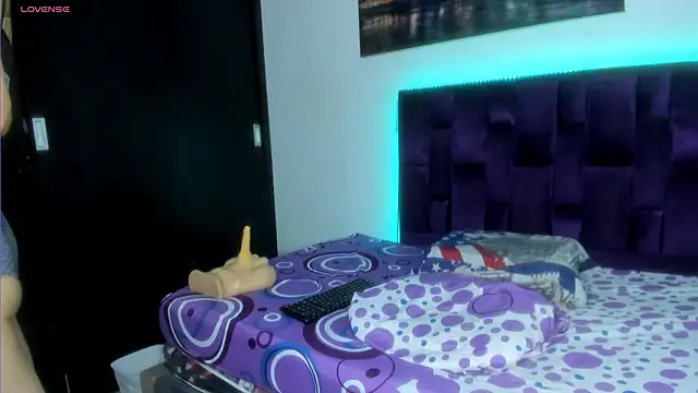 Snapshot of Ninna_Vergara chatting on February 10, 1:32 am Ninna Vergara online show from February 10, 1:32 am