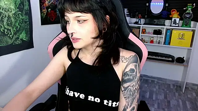 Snapshot of neena_nyx_ chatting on July 2, 1:05 am neena nyx online show from July 2, 1:05 am
