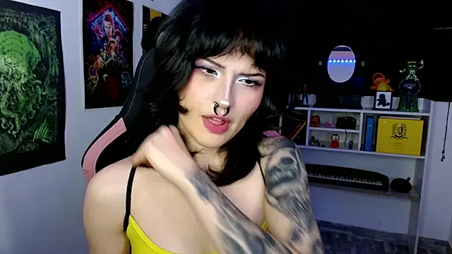 Snapshot of neena_nyx_ chatting on July 4, 1:01 am neena nyx online show from July 4, 1:01 am