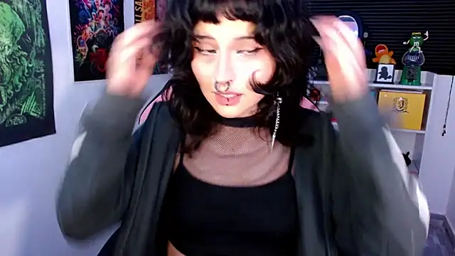 Snapshot of neena_nyx_ chatting on July 7, 12:02 am neena nyx online show from July 7, 12:02 am