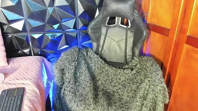 Snapshot of liia_marin chatting on February 13, 4:08 am liia marin online show from February 13, 4:08 am