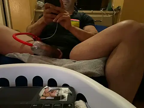 Snapshot of daddydonkey84 chatting on January 19, 10:30 am daddydonkey84 online show from January 19, 10:30 am