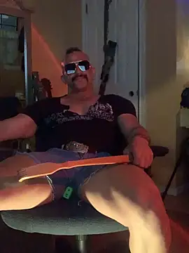 daddydonkey84 online show from April 14, 5:46 am