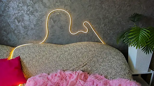 Snapshot of Dream_Olivia chatting on February 20, 6:26 am Dream Olivia online show from February 20, 6:26 am