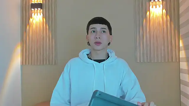 lian cameron online show from February 20, 3:58 am