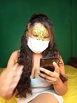 Snapshot of Fiona_Girl chatting on July 28, 2:13 pm Fiona Girl online show from July 28, 2:13 pm