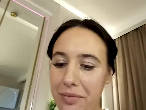 MavisReeve online show from March 30, 3:46 pm