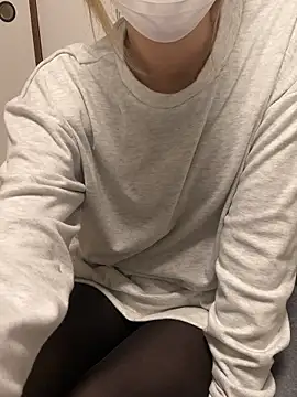 Snapshot of yui__yuichan chatting on February 3, 2:33 pm yui yuichan online show from February 3, 2:33 pm