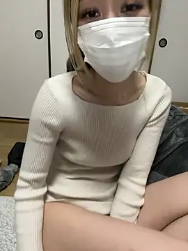 Snapshot of yui__yuichan chatting on February 17, 1:51 pm yui yuichan online show from February 17, 1:51 pm