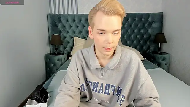 Je Salvatore online show from February 7, 7:23 am