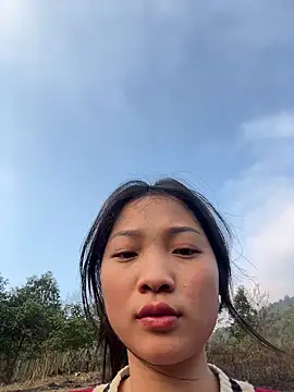 Snapshot of Lyn-be99 chatting on February 5, 9:58 am Lyn-be99 online show from February 5, 9:58 am