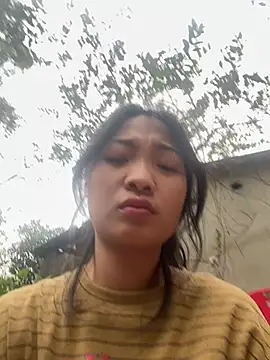 Snapshot of Lyn-be99 chatting on February 10, 9:35 am Lyn-be99 online show from February 10, 9:35 am