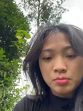 Snapshot of Lyn-be99 chatting on February 11, 6:40 am Lyn-be99 online show from February 11, 6:40 am